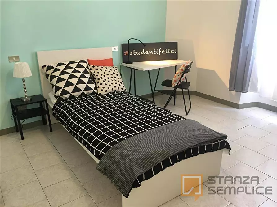 Immagine 2 di Stanza singola in affitto  in Via del Ponte Rosso 13 a Firenze