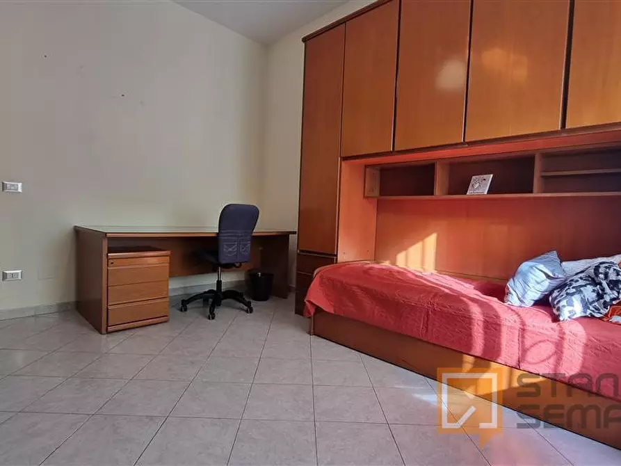 Immagine 5 di Stanza singola in affitto  in Via Pompeo Magno n. 9  a Casandrino