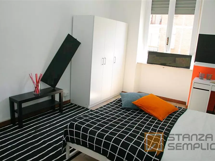 Immagine 2 di Stanza singola in affitto  in Via Pallanza 17 a Torino