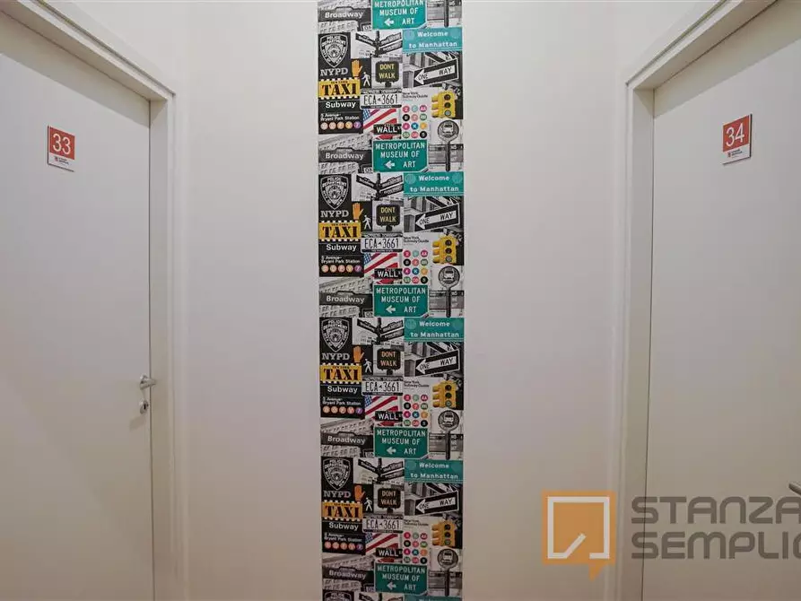 Immagine 10 di Stanza singola in affitto  in Via Pignasecca n. 15  a Napoli