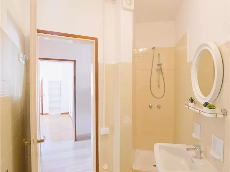 Immagine 12 di Stanza singola in affitto  in Via Resinelli 12 a Lecco