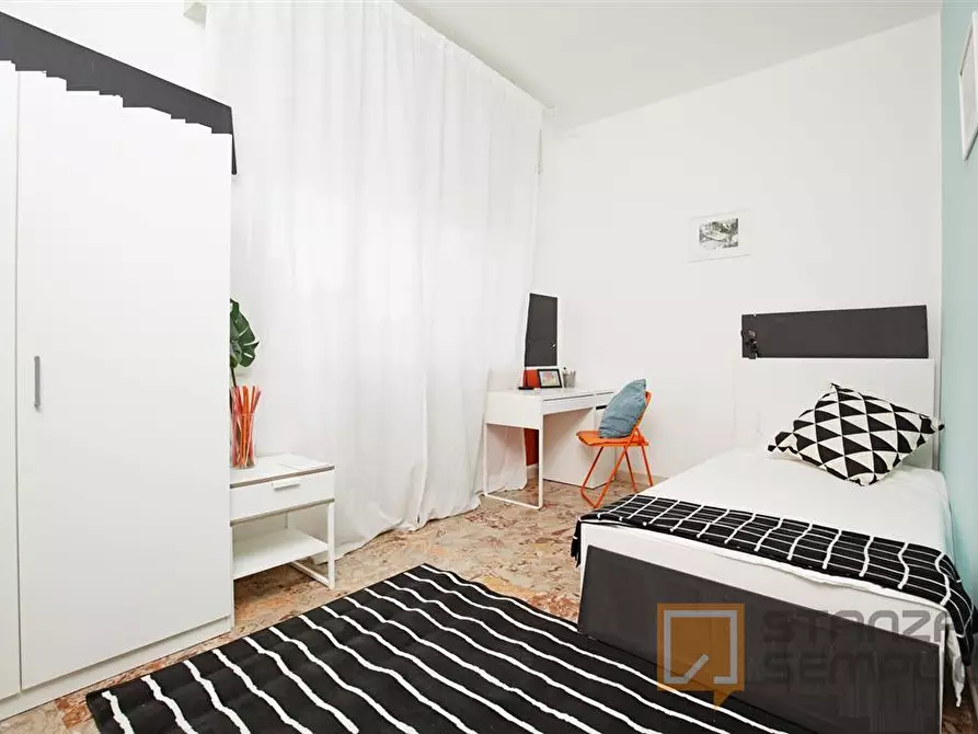 Immagine 3 di Stanza singola in affitto  in VIA CARLO CATTANEO, 20 a Rimini