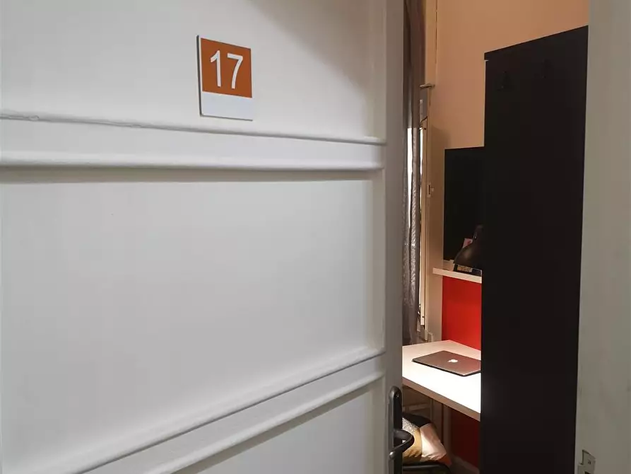 Immagine 5 di Stanza singola in affitto  in Vico Campane a Donnalbina n. 18 a Napoli