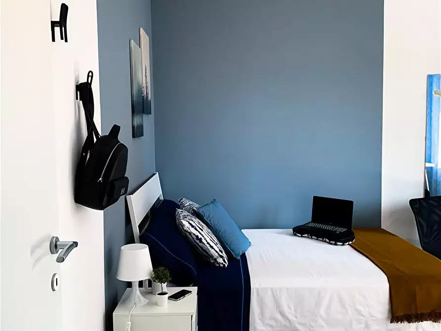 Immagine 1 di Stanza singola in affitto  in Via La Thuile n.53 a Torino