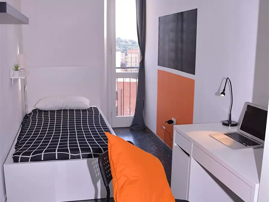 Immagine 1 di Stanza singola in affitto  in Via Ingurtosu n9 a Cagliari