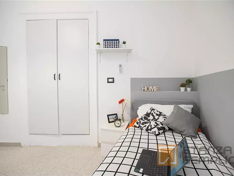 Immagine 5 di Stanza singola in affitto  in Vico Noce 27 a Napoli