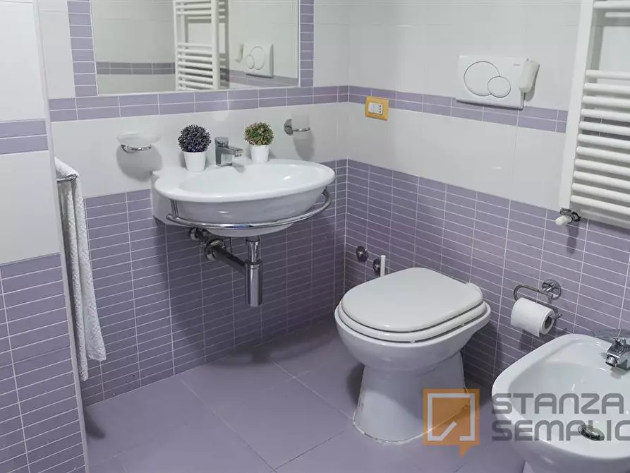 Immagine 12 di Stanza singola in affitto  in Via Enrico Pessina n. 15 a Napoli