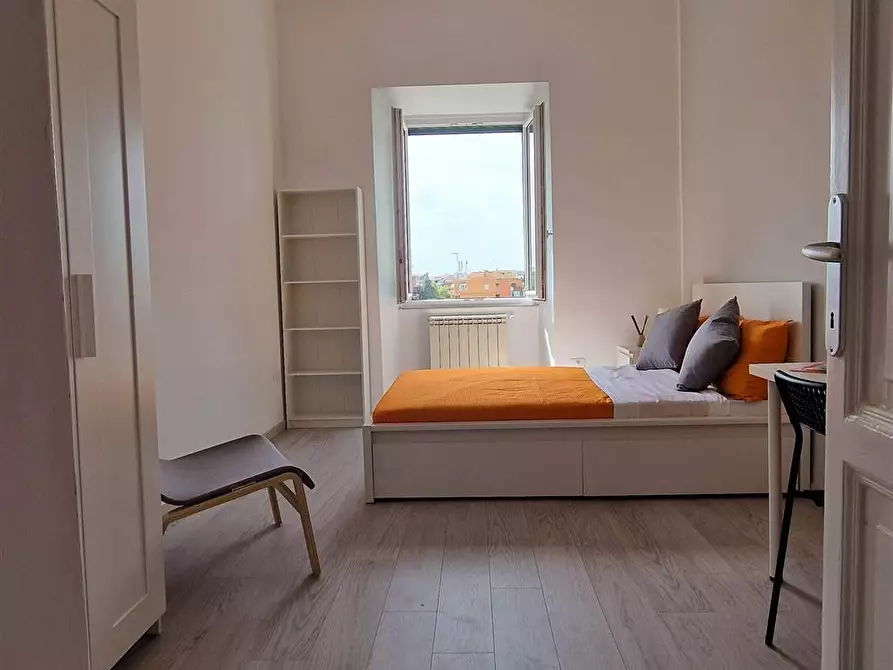 Immagine 2 di Stanza singola in affitto  in Via Ostiense, 343 a Roma