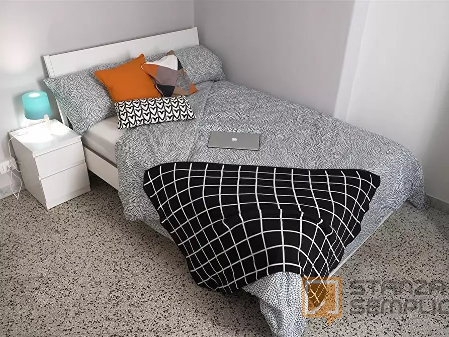 Immagine 2 di Stanza singola in affitto  in Vico Campane a Donnalbina n. 18 a Napoli