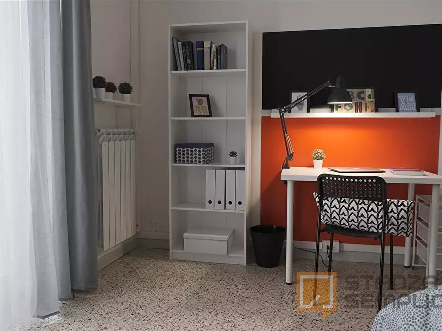 Immagine 1 di Stanza singola in affitto  in Vico Campane a Donnalbina n. 18 a Napoli