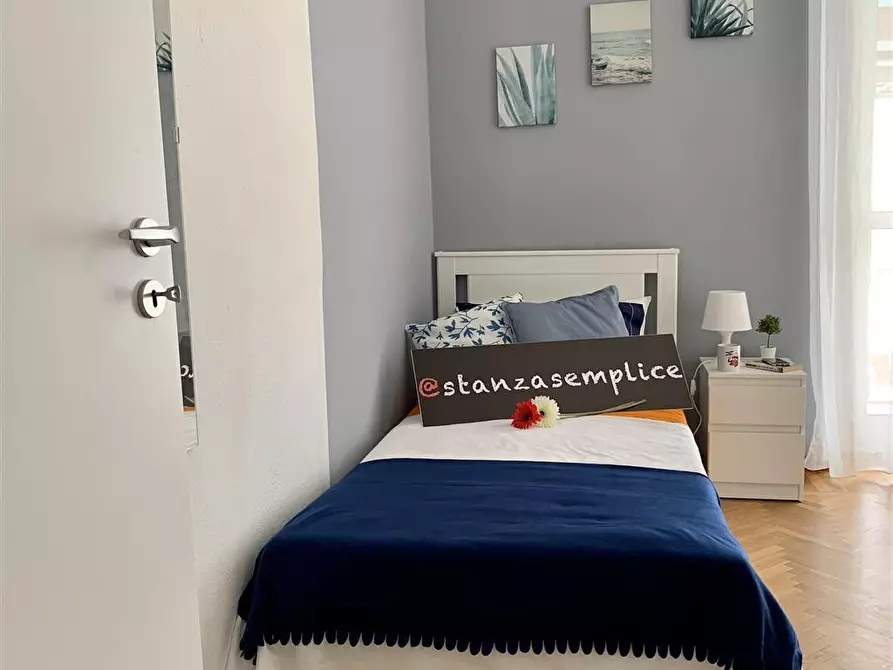 Immagine 1 di Stanza singola in affitto  in Via Caraglio 87 a Torino