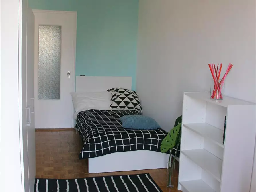 Immagine 3 di Stanza singola in affitto  in Via Palmiro Togliatti 23 a Torino