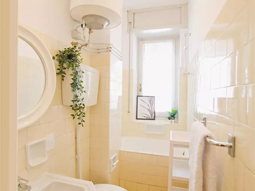 Immagine 3 di Stanza singola in affitto  in Via Resinelli 12 a Lecco