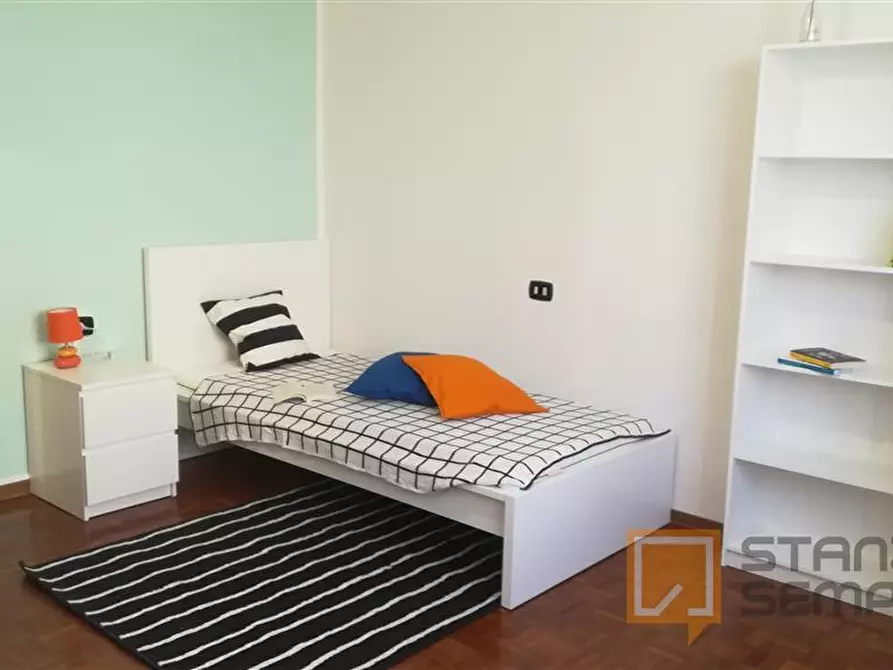 Immagine 3 di Stanza singola in affitto  in LARGO 8 MARZO a Parma