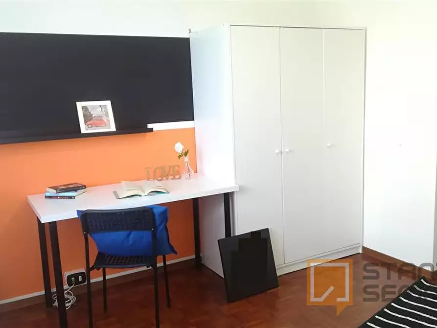 Immagine 2 di Stanza singola in affitto  in LARGO 8 MARZO a Parma