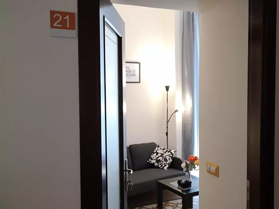 Immagine 1 di Stanza singola in affitto  in Via Enrico Pessina n. 15 a Napoli