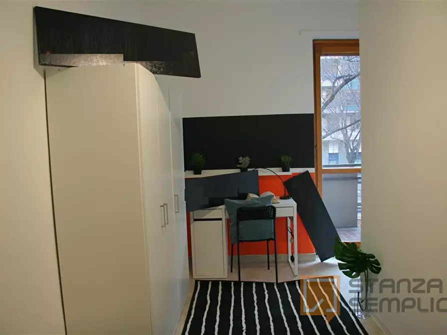 Immagine 2 di Stanza singola in affitto  in Corso Peschiera 354 a Torino