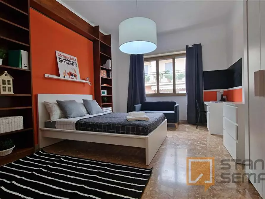 Immagine 2 di Stanza singola in affitto  in Piazza Cardinal Ferrari, 2 a Roma