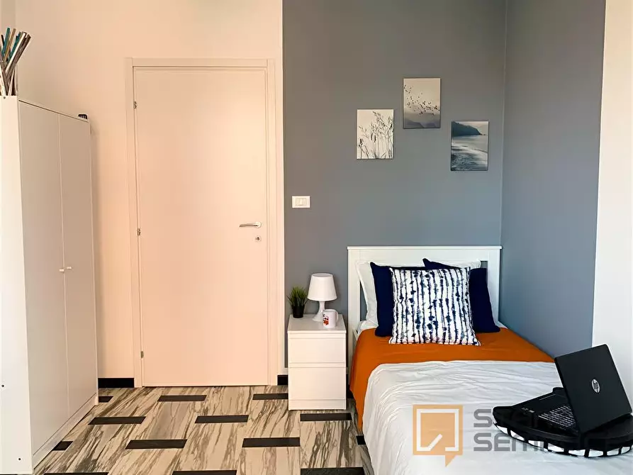 Immagine 1 di Stanza singola in affitto  in Via La Thuile n.53 a Torino