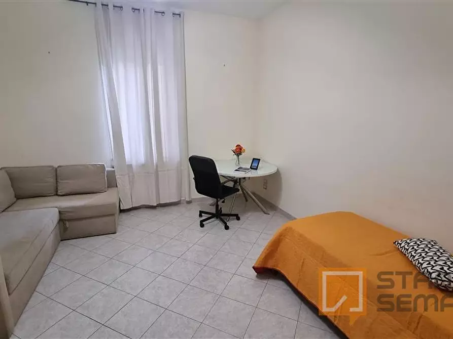 Immagine 2 di Stanza singola in affitto  in Via Pompeo Magno n. 9  a Casandrino