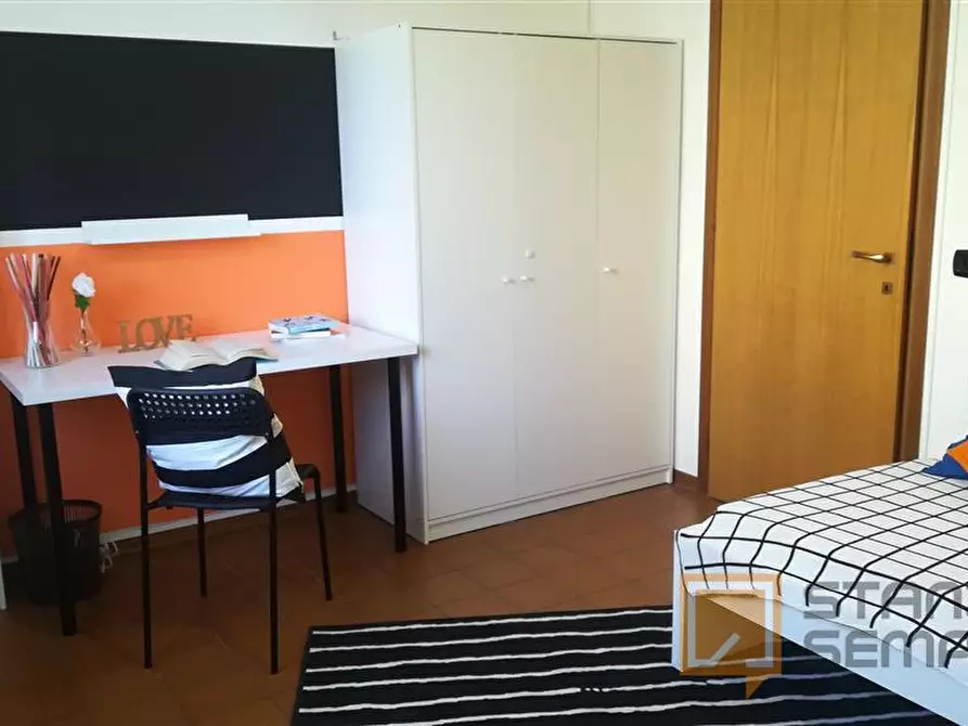 Immagine 2 di Stanza singola in affitto  in LARGO 8 MARZO a Parma