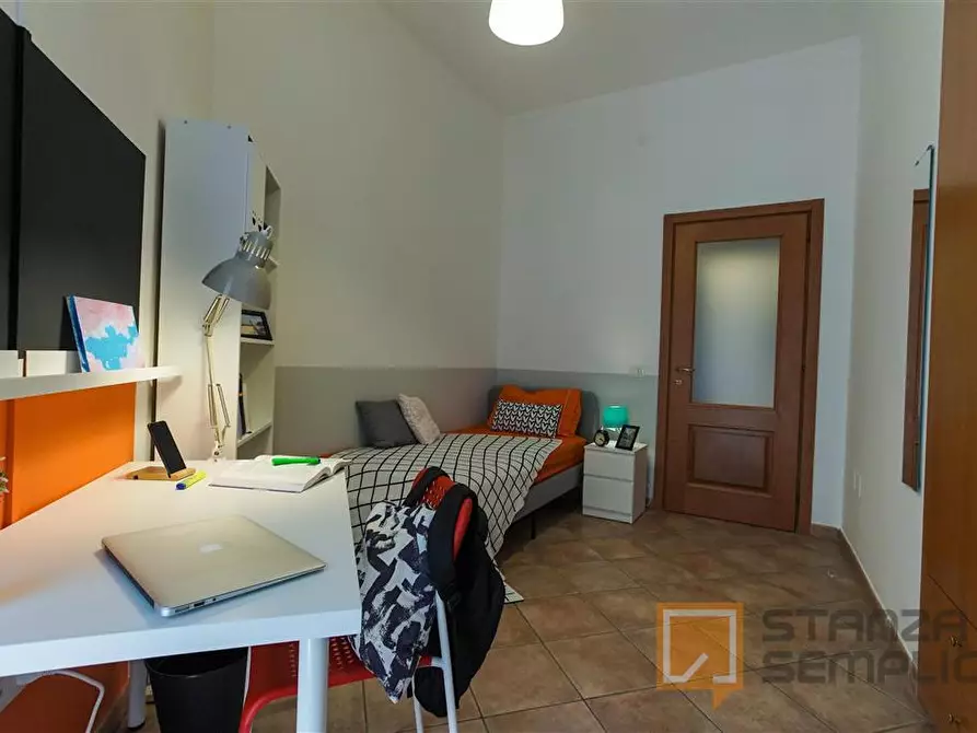 Immagine 3 di Stanza singola in affitto  in Via Pignasecca n. 15  a Napoli