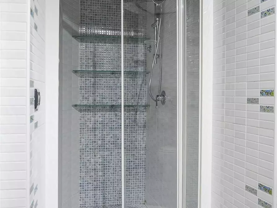 Immagine 9 di Stanza singola in affitto  in Via Enrico Pessina n. 15 a Napoli