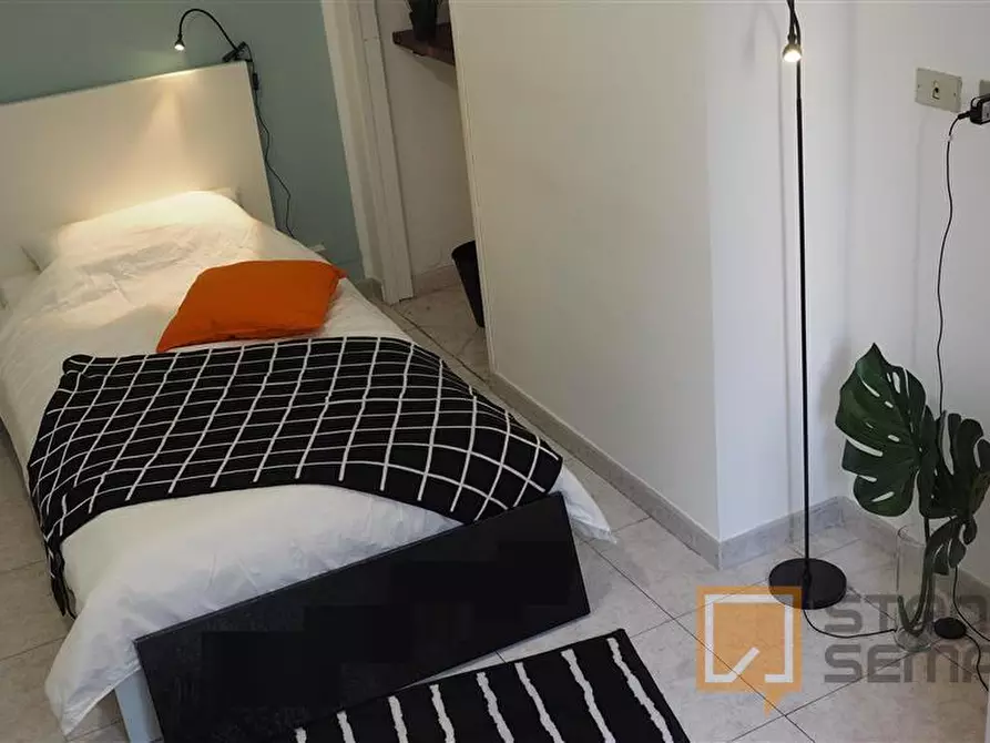 Immagine 2 di Stanza singola in affitto  in Via Beaulard 58 a Torino