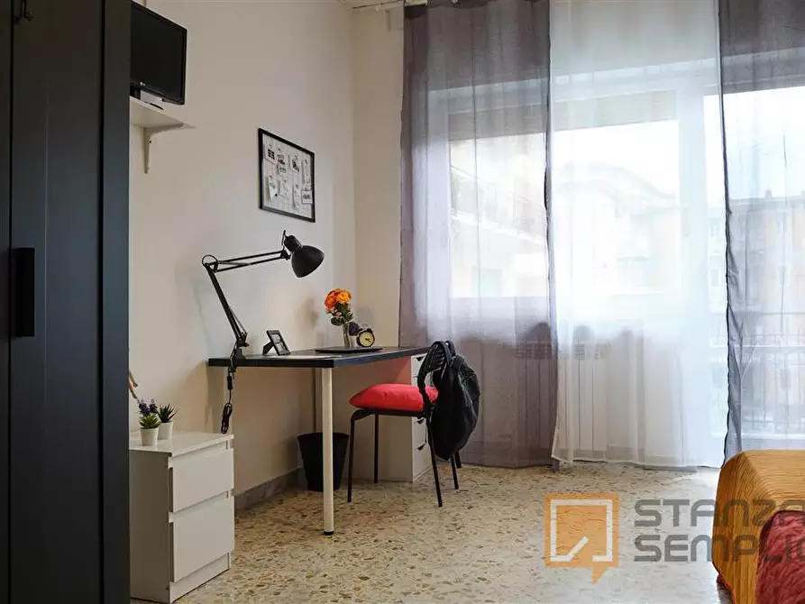 Immagine 2 di Stanza singola in affitto  in Via Terracina n. 381 fab. A - sc. H int. 27 a Napoli