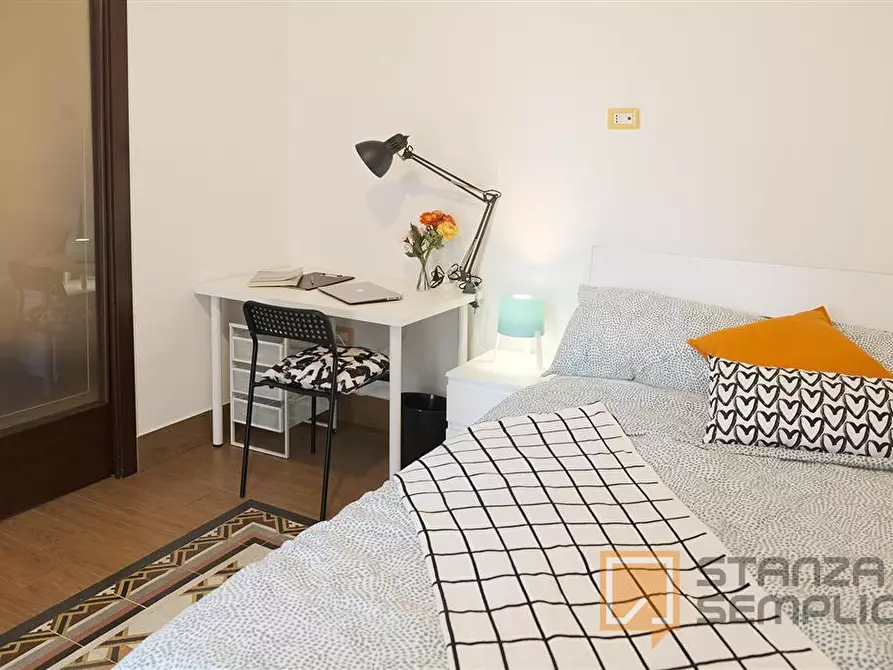 Immagine 4 di Stanza singola in affitto  in Via Enrico Pessina n. 15 a Napoli