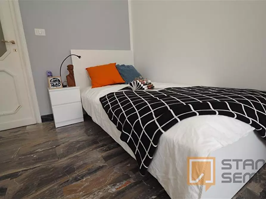 Immagine 4 di Stanza singola in affitto  in Via Santa Chiara 50 a Torino