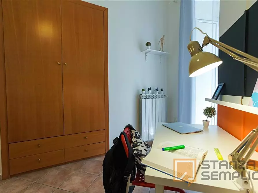 Immagine 4 di Stanza singola in affitto  in Via Pignasecca n. 15  a Napoli