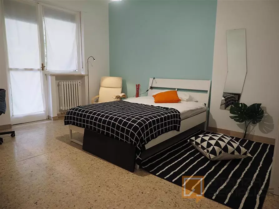 Immagine 1 di Stanza singola in affitto  in Via Amedeo Ugolini 9/a a Torino