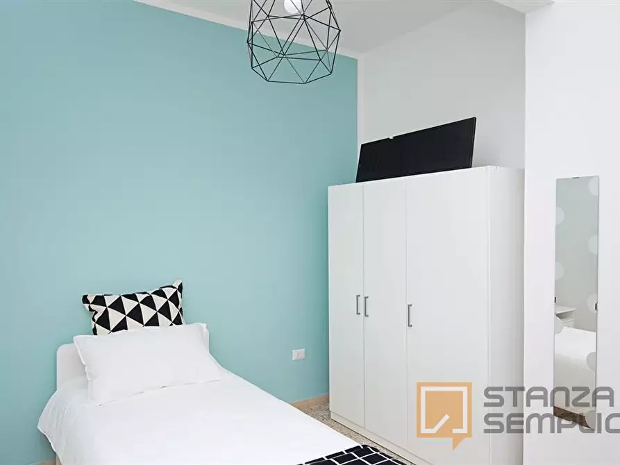 Immagine 2 di Stanza singola in affitto  in VIA BASTIONI SETTENTRIONALI, 49 a Rimini