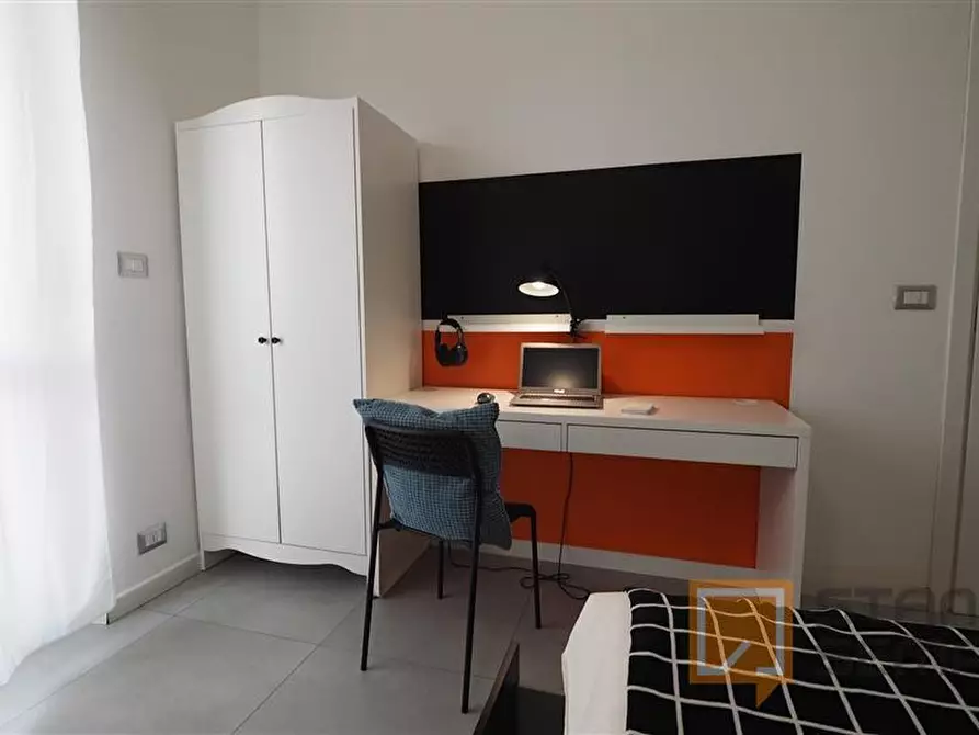 Immagine 1 di Stanza singola in affitto  in Via Verolengo 8 a Torino