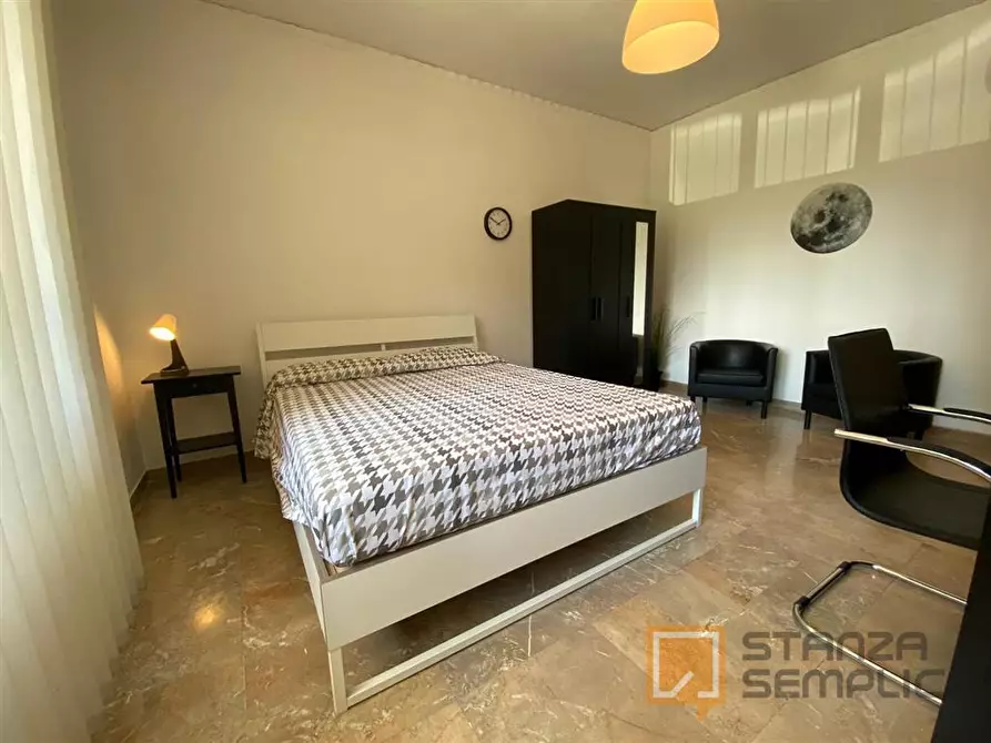 Immagine 3 di Stanza singola in affitto  in Via Gabriele Jannelli 220 p. T int. 3 a Napoli