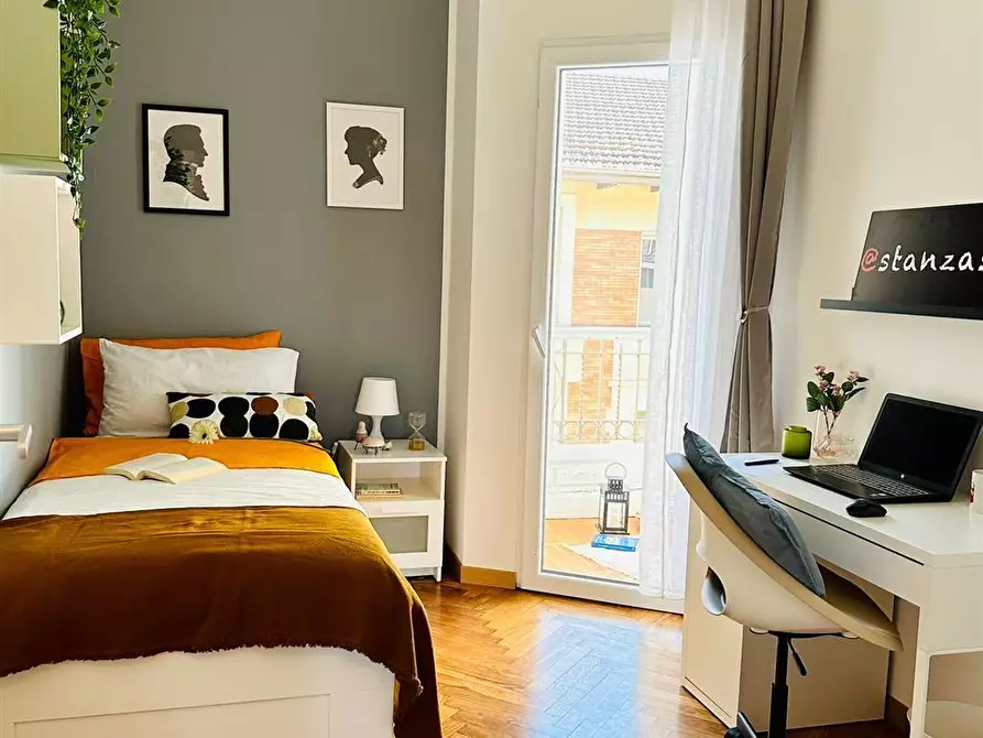 Immagine 1 di Stanza singola in affitto  in Via Stefano Clemente n.22 a Torino