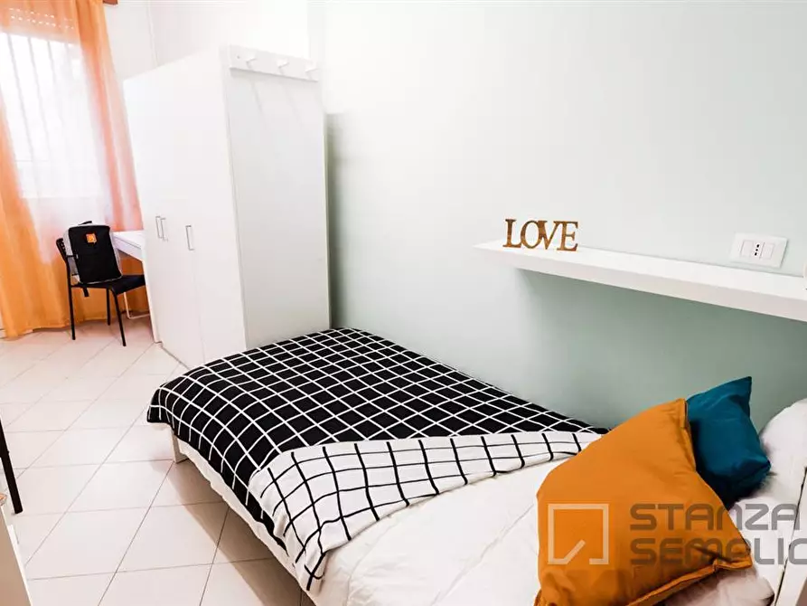 Immagine 1 di Stanza singola in affitto  in Via ANGELO MAJ 11 a Bergamo