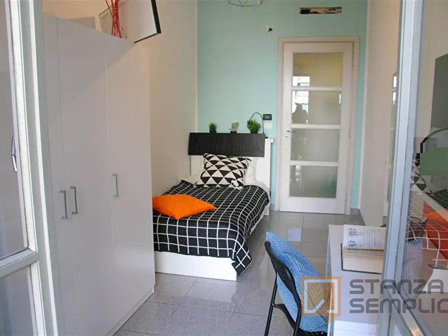 Immagine 1 di Stanza singola in affitto  in Corso Dante 79 a Torino