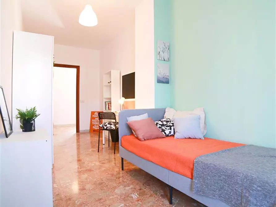 Immagine 2 di Stanza singola in affitto  in Via Como 10 a Lecco