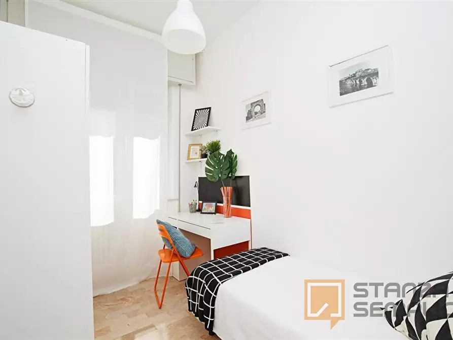 Immagine 4 di Stanza singola in affitto  in VIA CARLO CATTANEO, 20 a Rimini