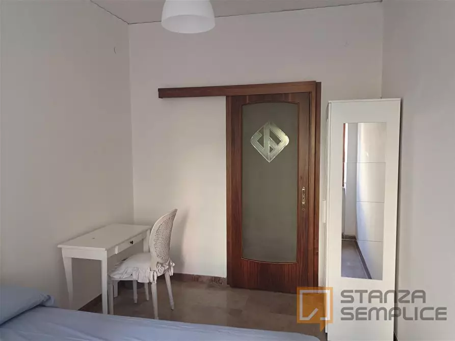 Immagine 3 di Stanza singola in affitto  in Via Gabriele Jannelli 220 p. T int. 3 a Napoli