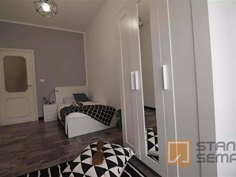 Immagine 2 di Stanza singola in affitto  in Via Santa Chiara 50 a Torino