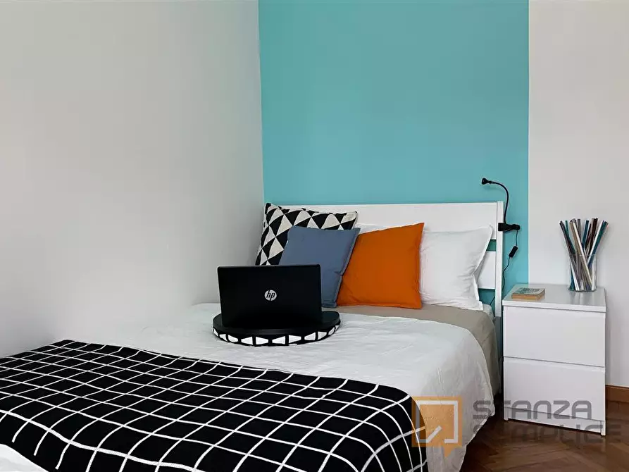 Immagine 2 di Stanza singola in affitto  in Via Elba n.10 a Torino