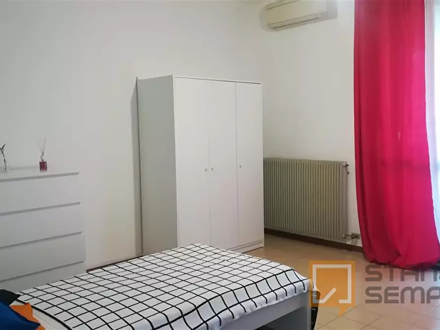 Immagine 1 di Stanza singola in affitto  in LARGO 8 MARZO a Parma