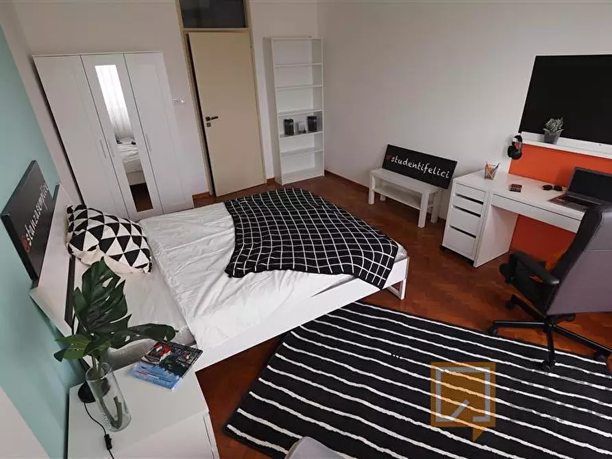 Immagine 2 di Stanza singola in affitto  in Piazza Statuto 24 a Torino