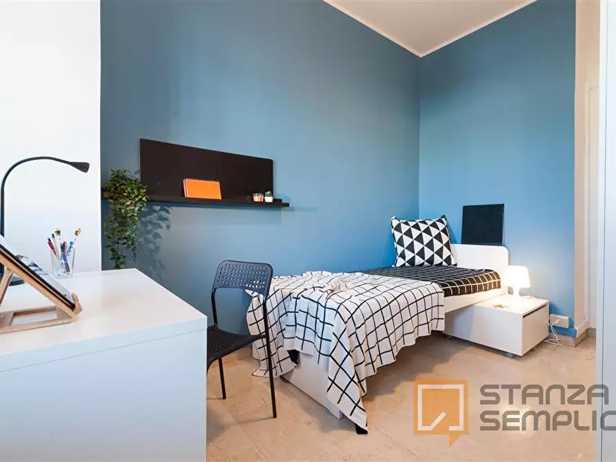 Immagine 2 di Stanza singola in affitto  in Via DIVISIONE JULIA 7 a Bergamo