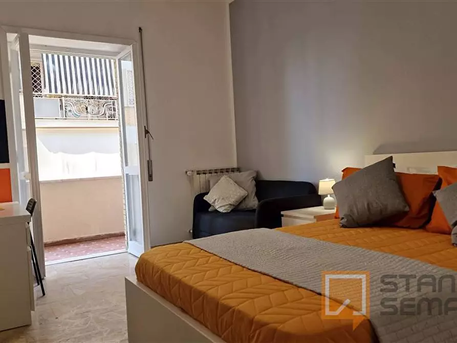 Immagine 2 di Stanza singola in affitto  in Lungotevere di Pietra Papa, 61  a Roma