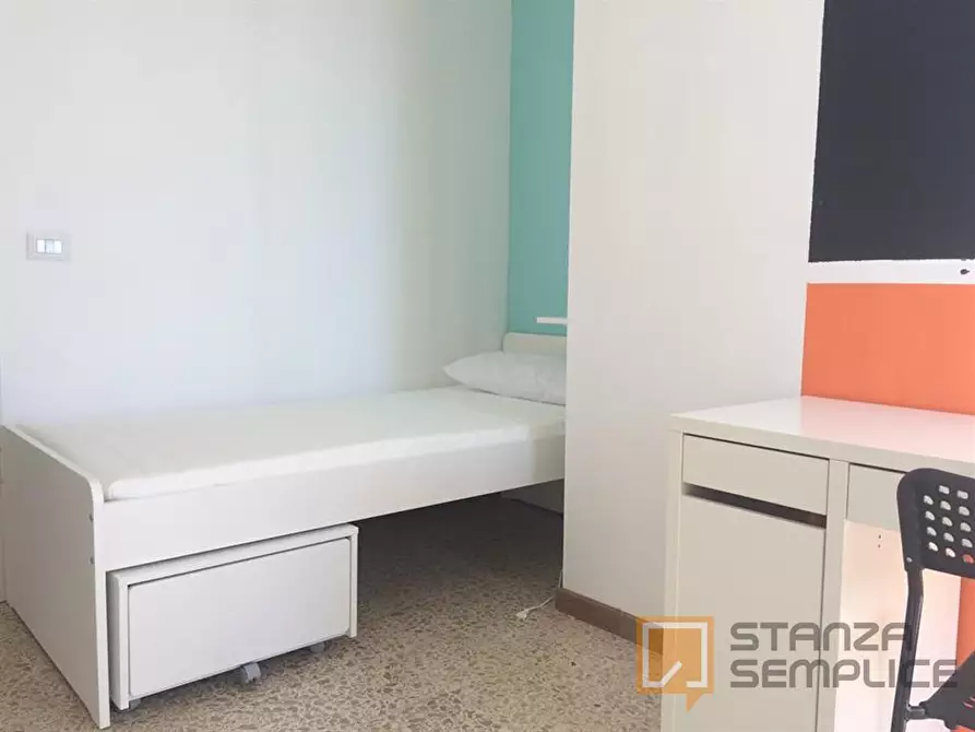 Immagine 1 di Stanza singola in affitto  in Via Ingurtosu n9 a Cagliari