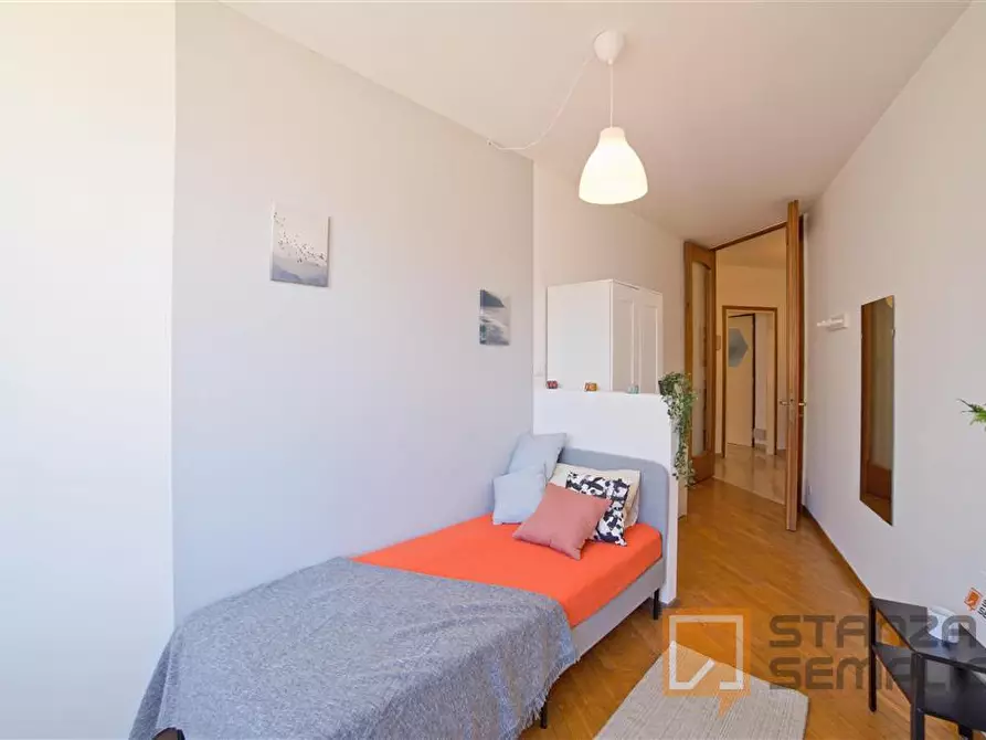 Immagine 8 di Stanza singola in affitto  in Via Resinelli 12 a Lecco